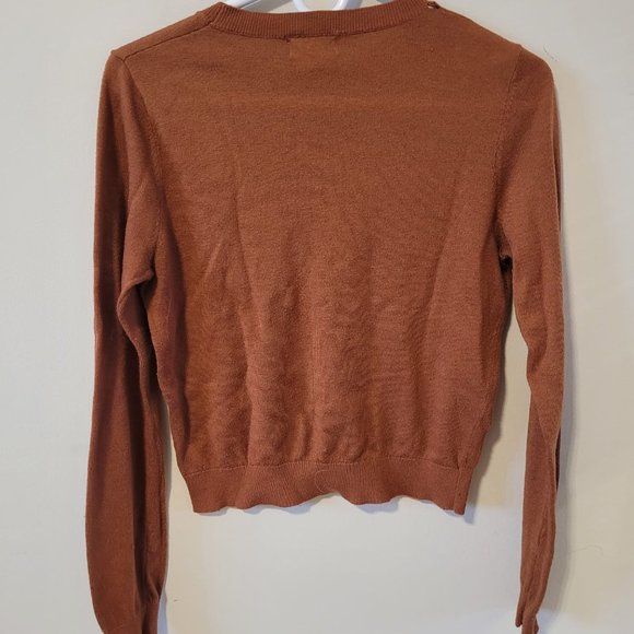 Thin Sweater - Picture 2 of 7